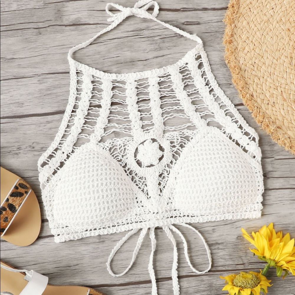 OWO Crochet Halter Top (Off- White)